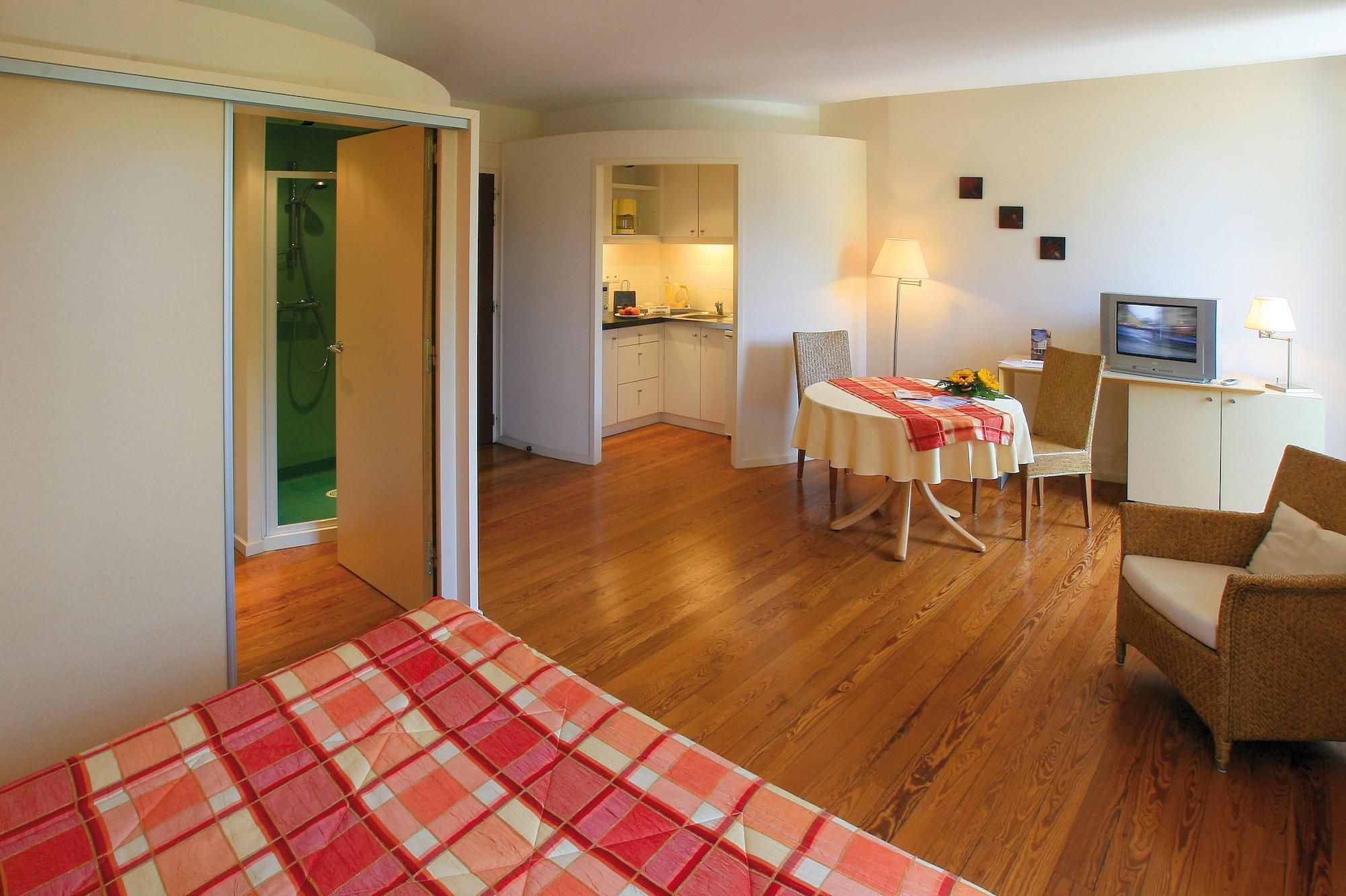 Hotel Cerise - Les Sources Luxeuil-Les-Bains Exteriér fotografie